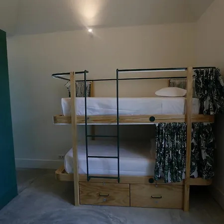 Hostel Aktion House Carcavelos (Lisbon)