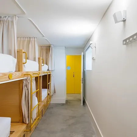 Aktion House Hostel Carcavelos (Lisbon)