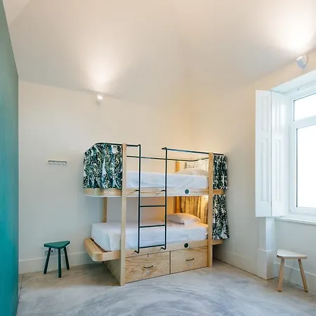 אכסניה Aktion House *