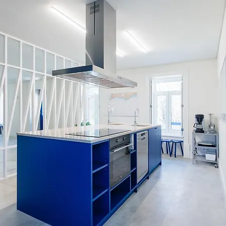 Aktion House * Carcavelos (Lisbon)