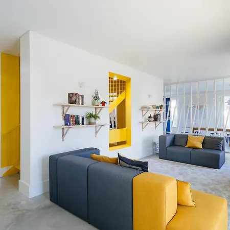 Hostel Aktion House Carcavelos (Lisbon)
